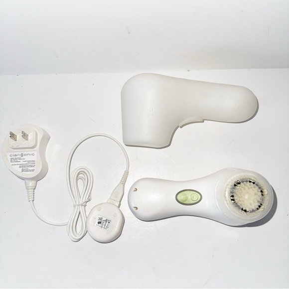 Clarisonic Mia 2 Facal Sonic Skin Cleansing Travel case Charging cord - Picture 3 of 6